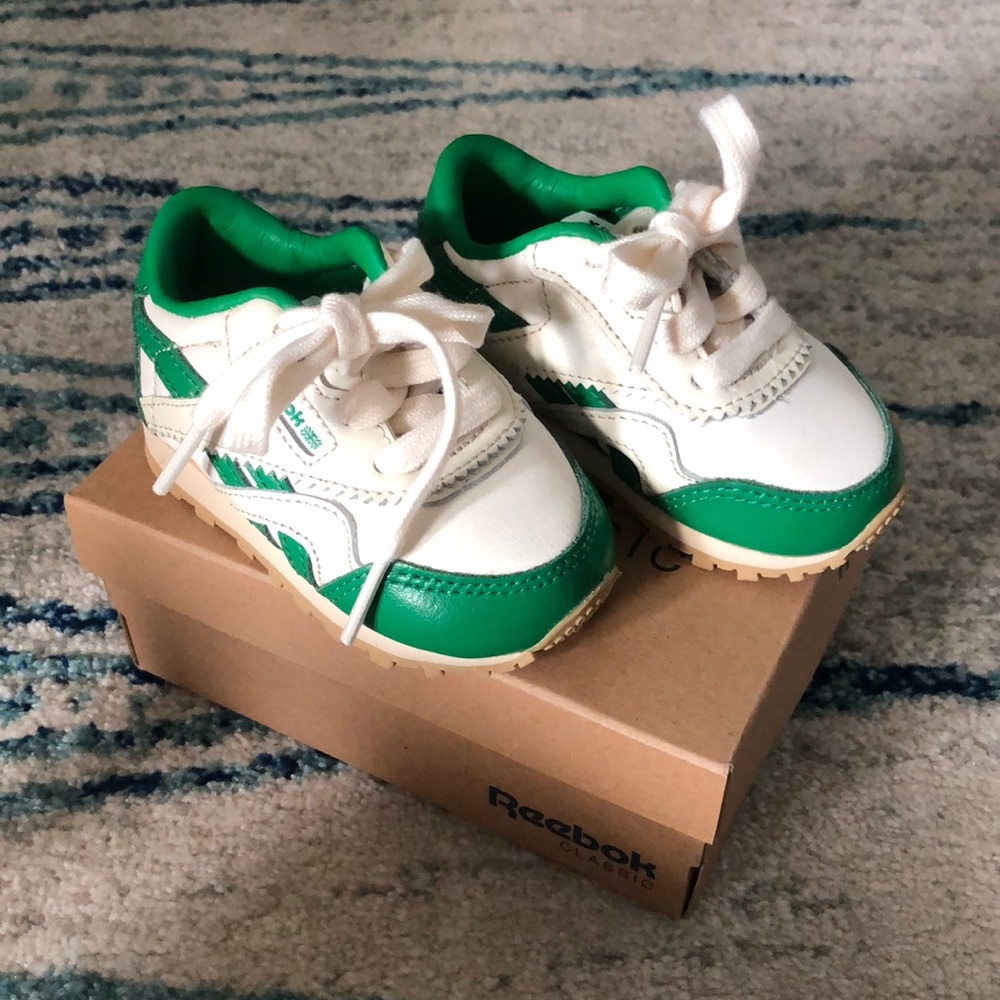 New in box Reebok Animals Observatory Sneakers